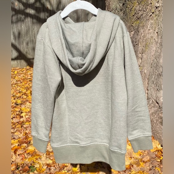 Hoodie with front zipper pocket - Picture 2 of 6